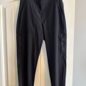 Athleta Women’s Black straight leg jogger material pant
